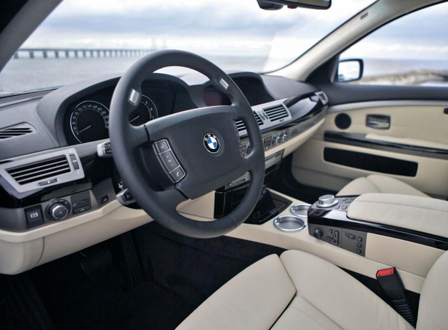  BMW Hydrogen 7 2006 года  (фото 12 из 73)